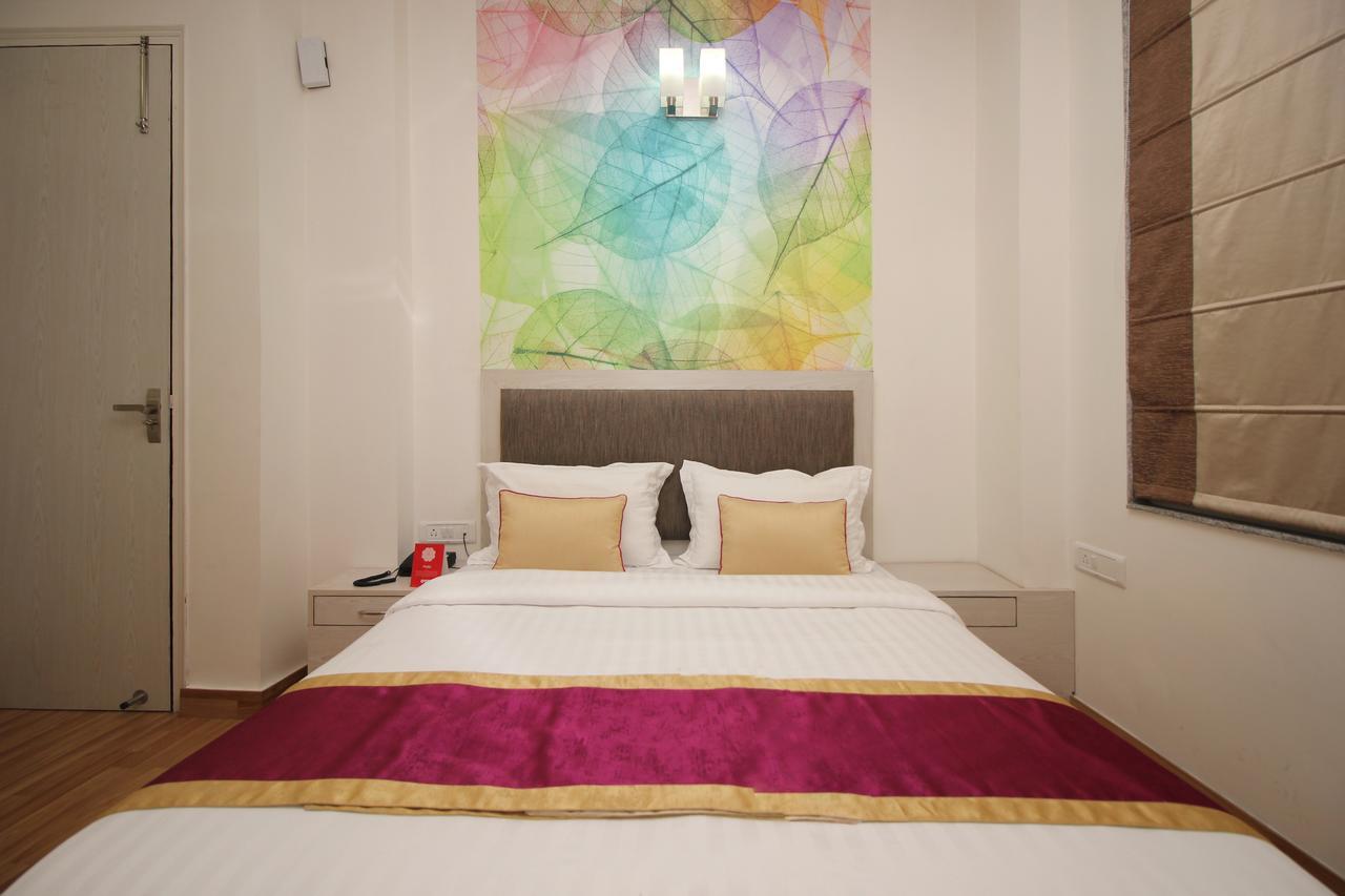Hotel Nanak Residency Yeni Delhi Dış mekan fotoğraf